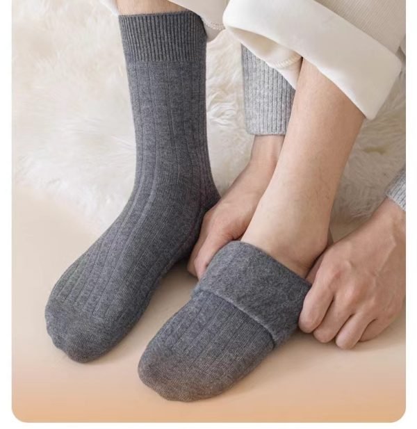 Stay cozy this winter with our self-heating wool socks, designed for men and women seeking ultimate warmth. Featuring spontaneous heat generation and thermal storage technology, these socks are perfect for outdoor adventures, daily wear, or keeping your feet warm indoors. Crafted from premium wool, they offer superior comfort and breathability, ensuring you stay warm even in the harshest cold weather